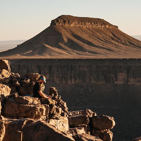 Bivouac Les Nomades & Foum Zguid To Chegaga Tours Hotel Bagian luar foto