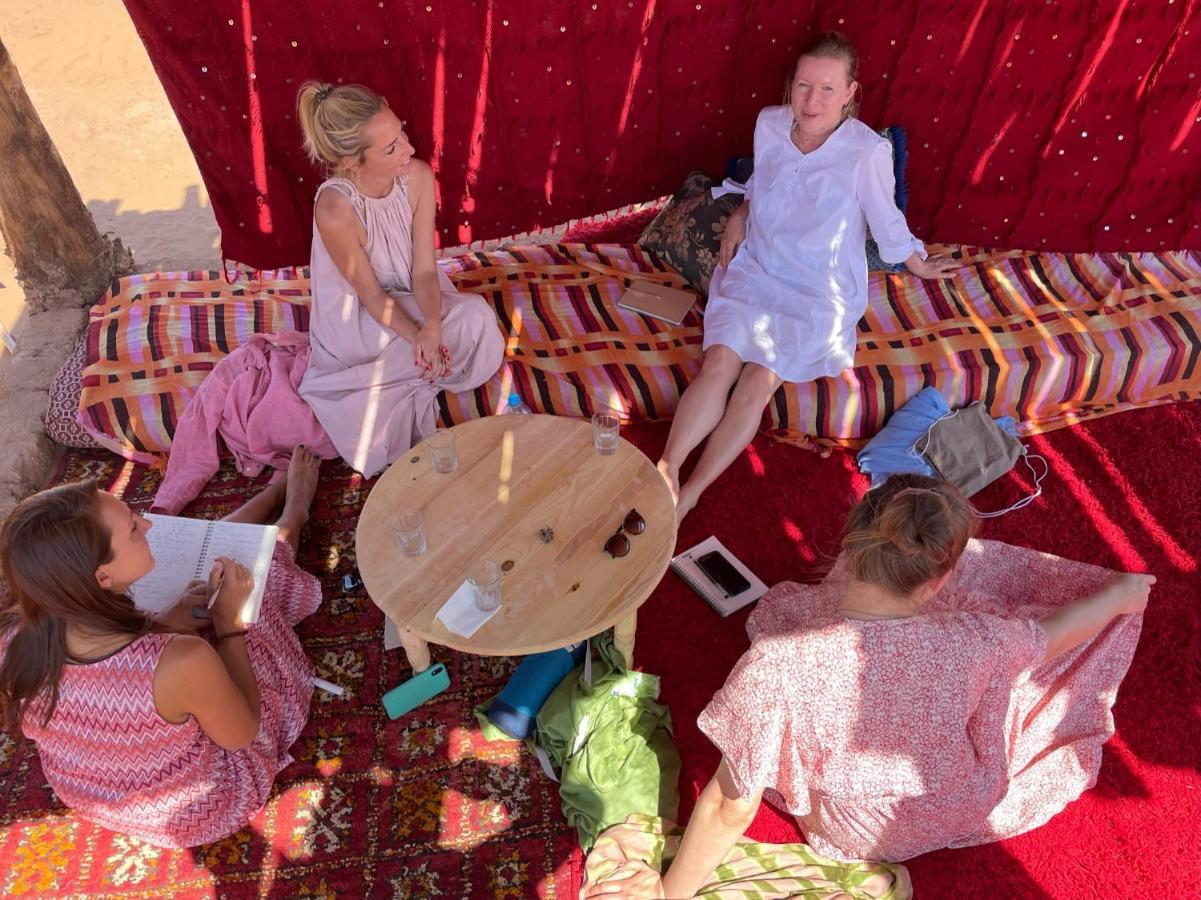 Bivouac Les Nomades & Foum Zguid To Chegaga Tours Hotel Bagian luar foto
