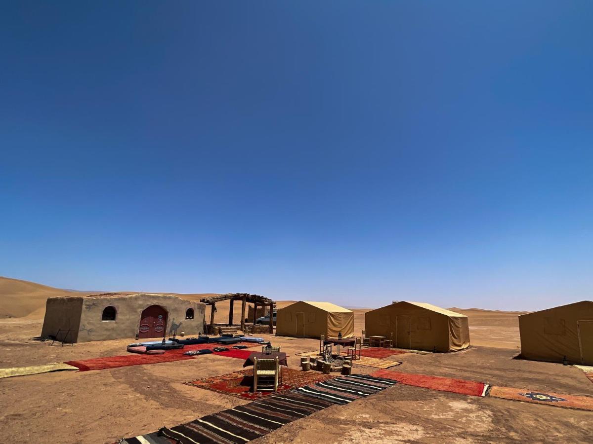 Bivouac Les Nomades & Foum Zguid To Chegaga Tours Hotel Bagian luar foto