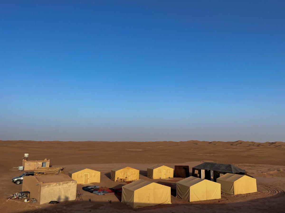 Bivouac Les Nomades & Foum Zguid To Chegaga Tours Hotel Bagian luar foto