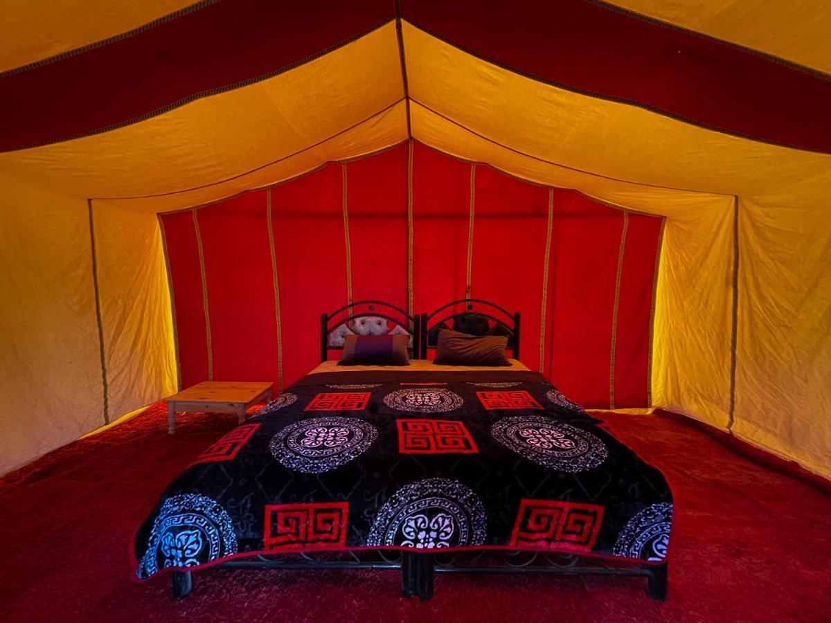 Bivouac Les Nomades & Foum Zguid To Chegaga Tours Hotel Bagian luar foto