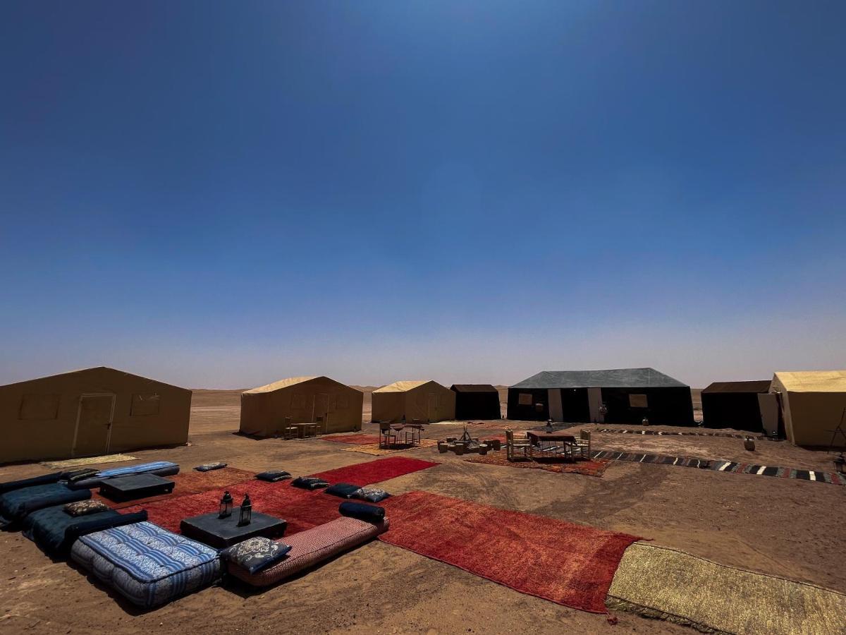 Bivouac Les Nomades & Foum Zguid To Chegaga Tours Hotel Bagian luar foto