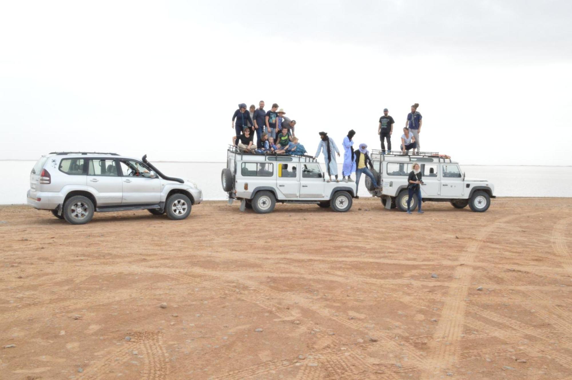 Bivouac Les Nomades & Foum Zguid To Chegaga Tours Hotel Bagian luar foto